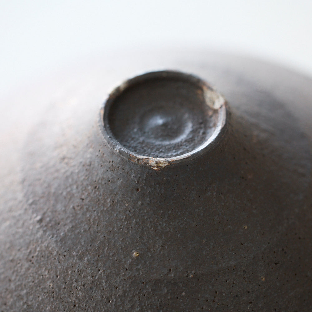 10 鉢M 黒釉