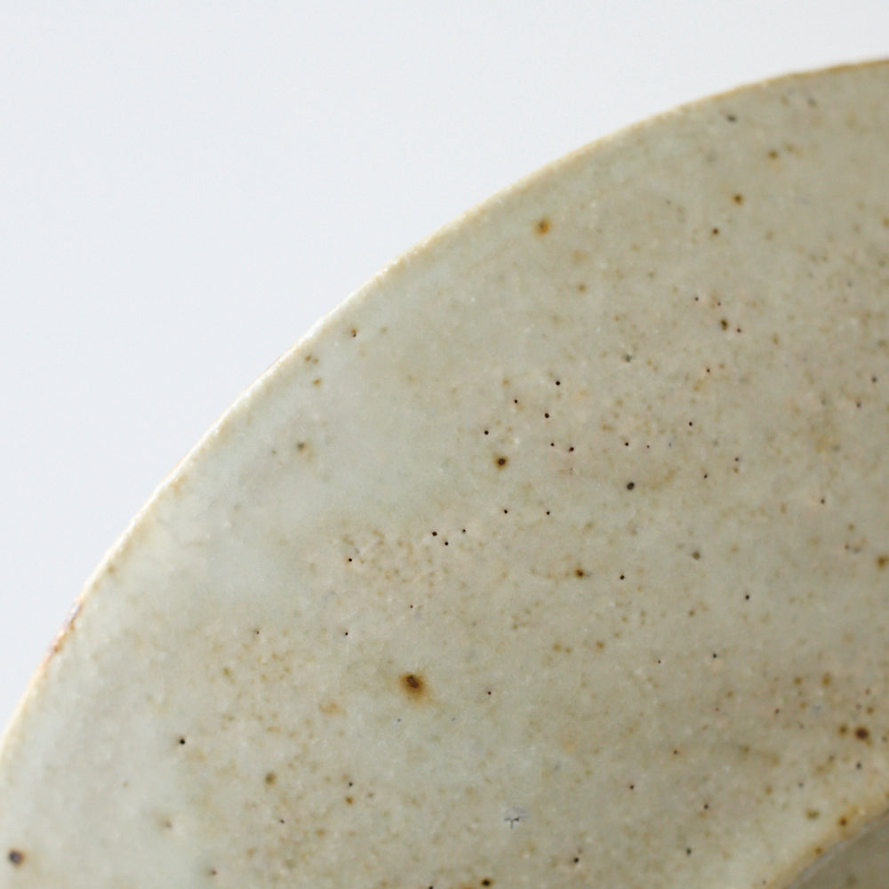 06 平鉢5寸 粉引