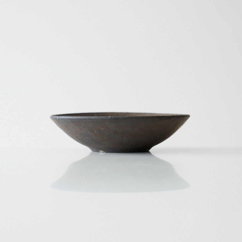 06 平鉢5寸 黒釉