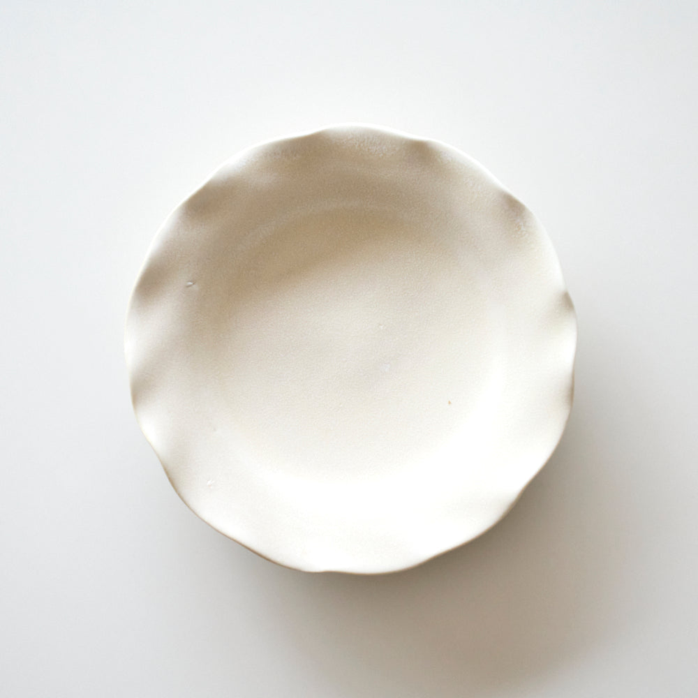 46 ひだ皿(中) white