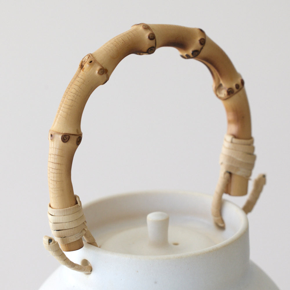 22 土瓶(竹根) 白マット