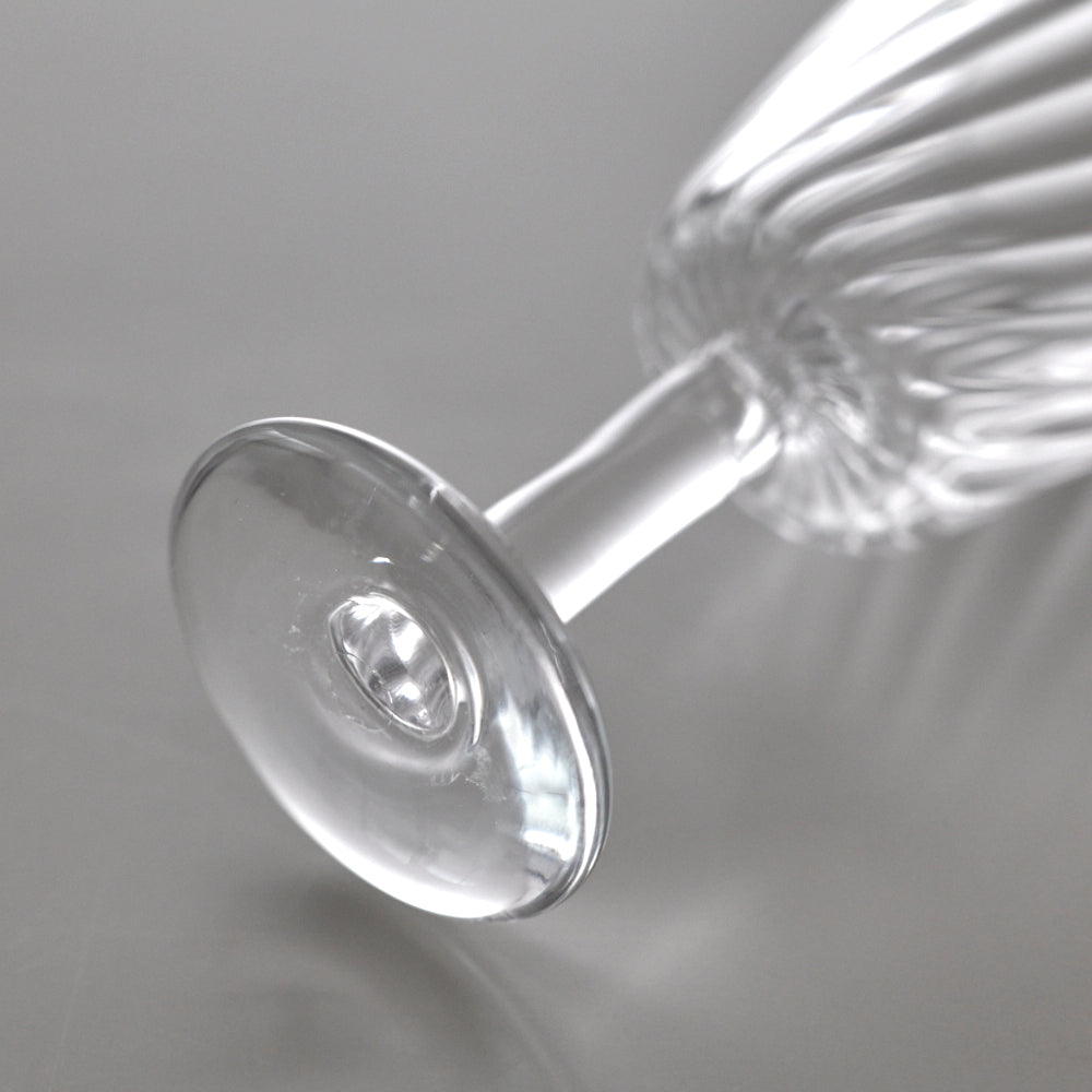 Mini glass with molded feet