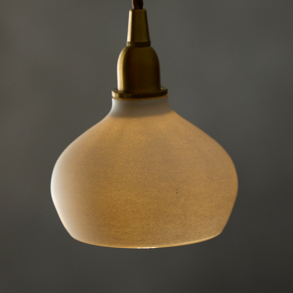 046 white light