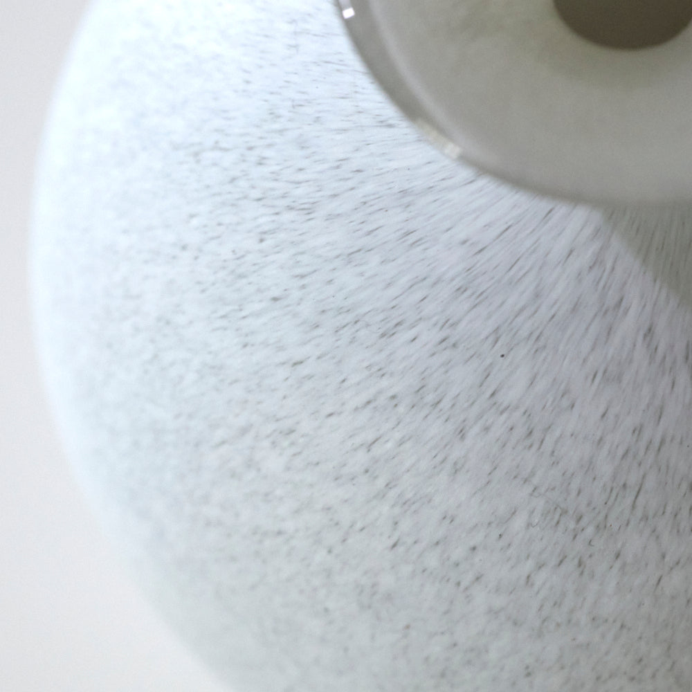 052 white 梅瓶