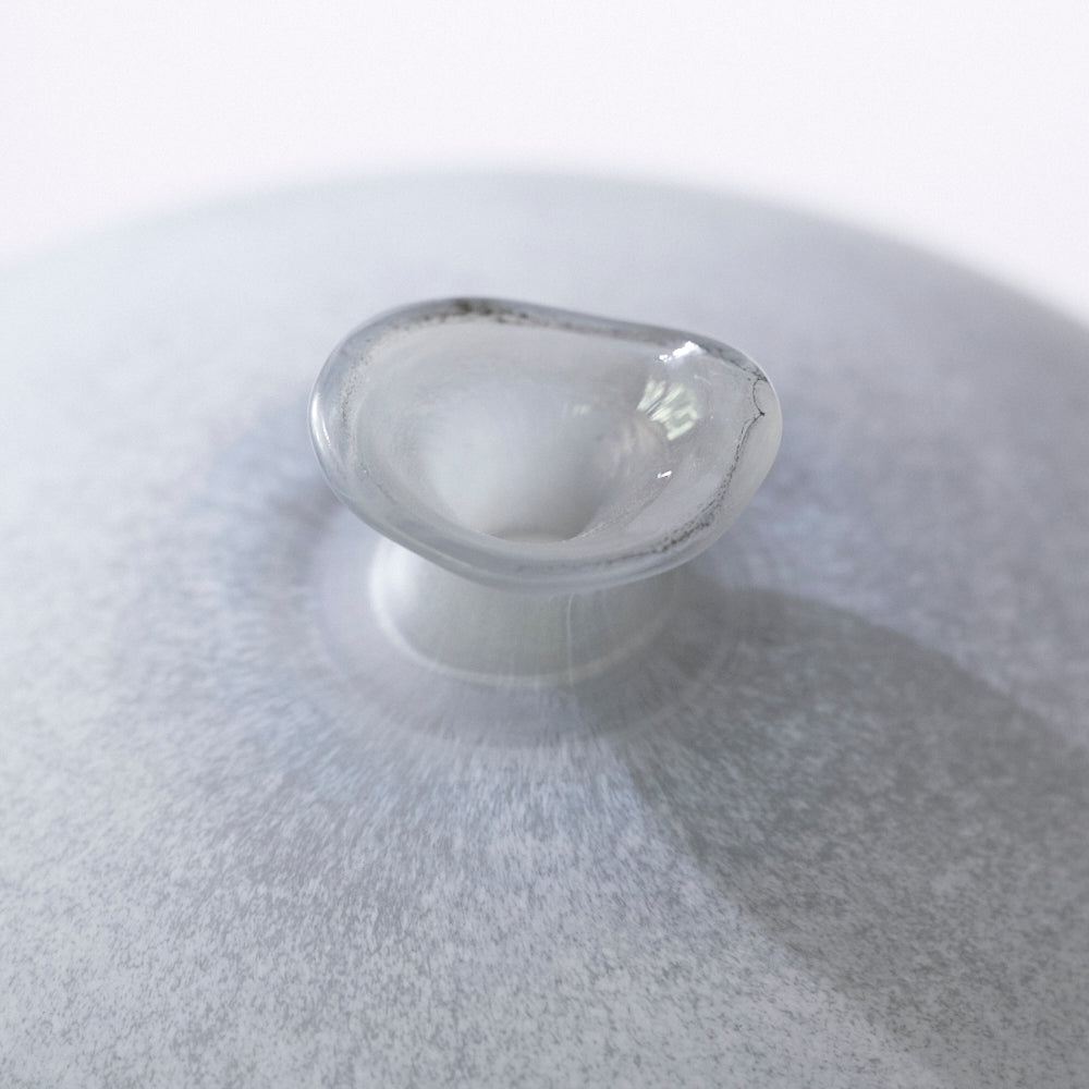 049 white object1