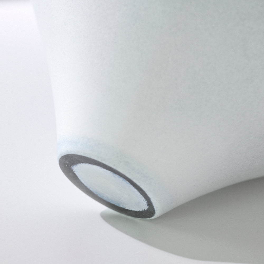 049 white object1