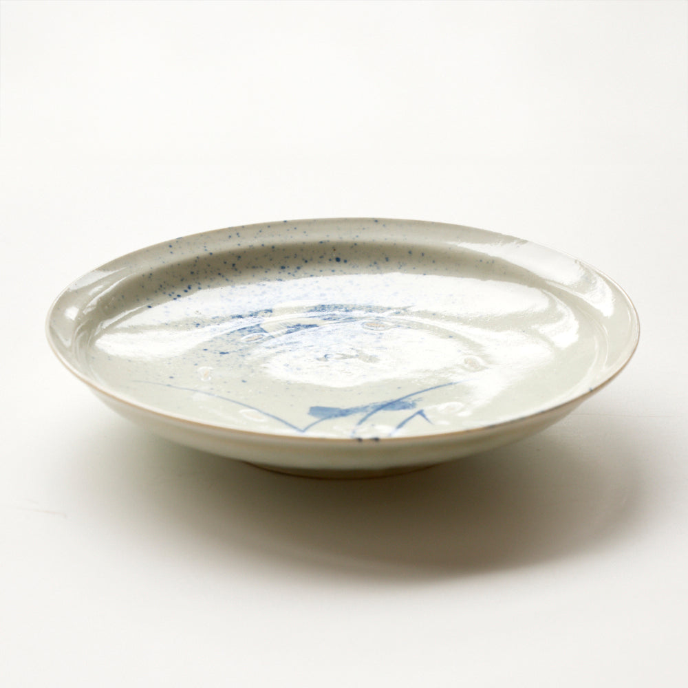 32A 染付吹墨燕文皿 (燕、草紋)