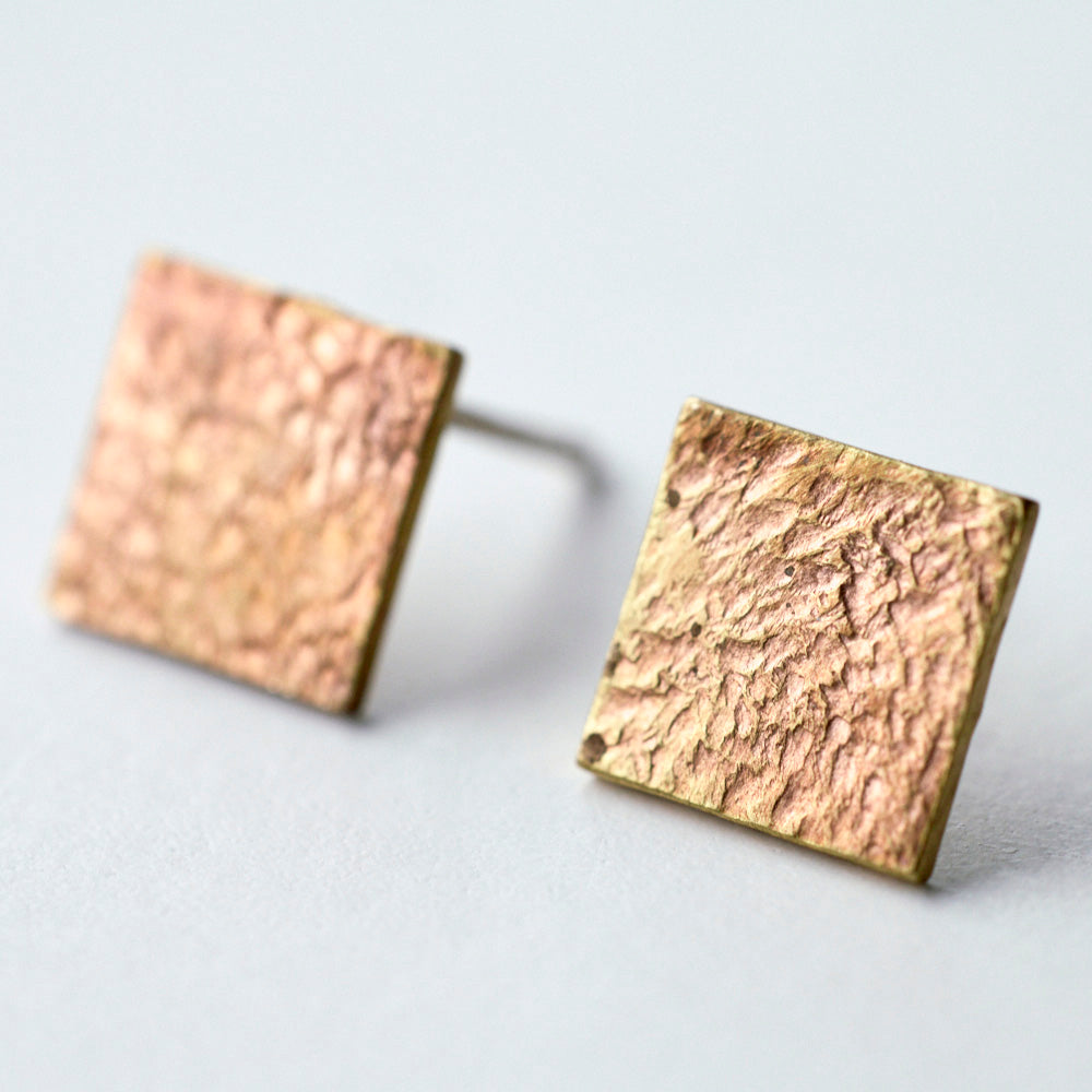 84 ピアス/キャッチ式・四角