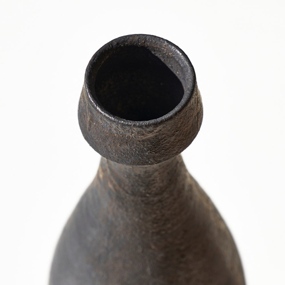 25 花器 黒釉