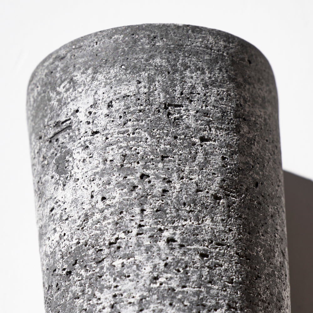 28 炻器 筒杯 / 灰白