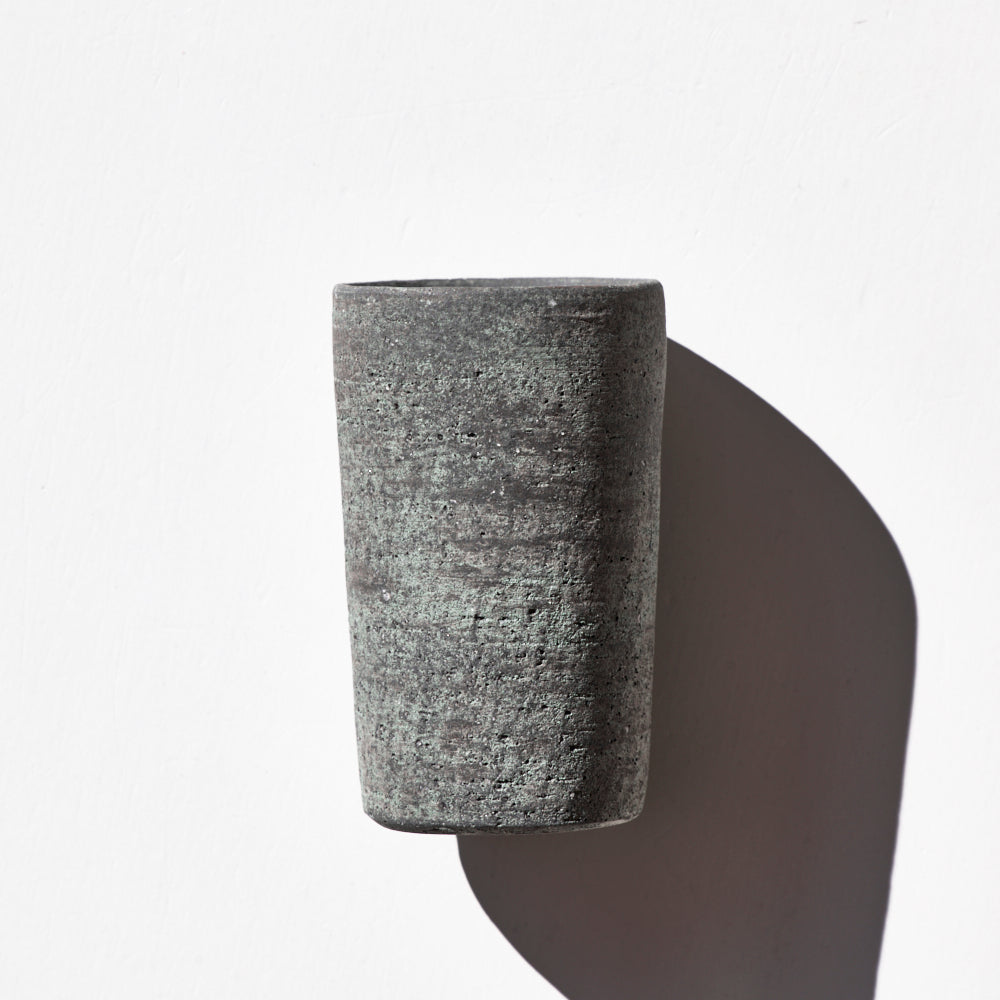 28 炻器 筒杯 / 緑青