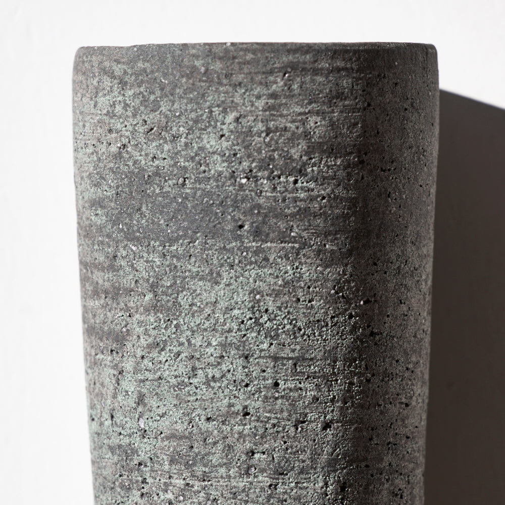 28 炻器 筒杯 / 緑青