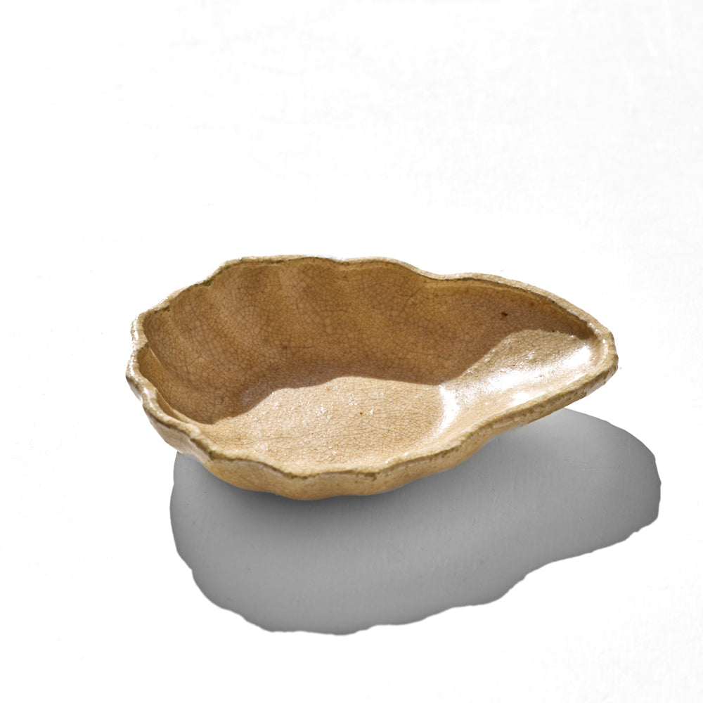 71 灰釉貝がら小皿