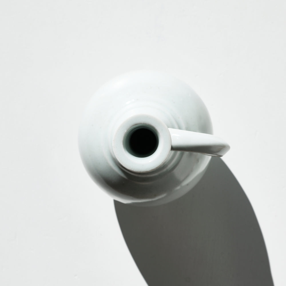 12 白磁片手付鶴首花入