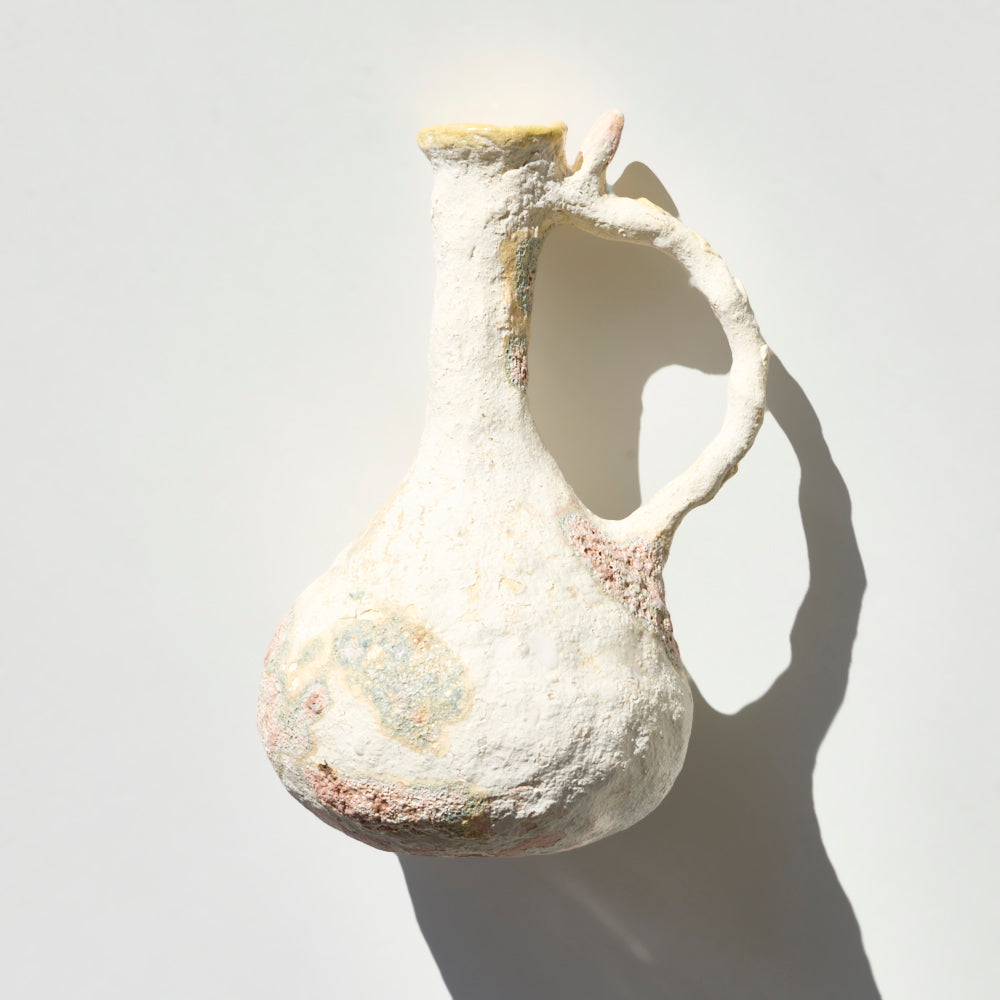 85 土化粧片手付花入(白)