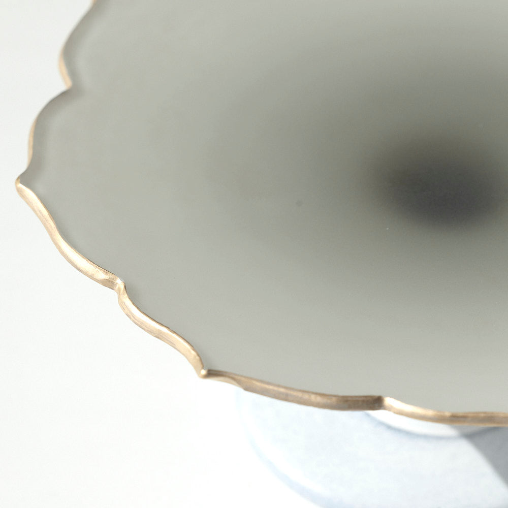 52 白のうつわ 金縁稜花コンポート