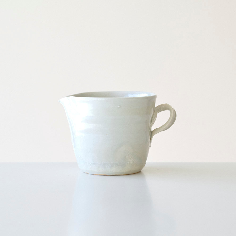 06B 白瓷耳付豆ピッチャー