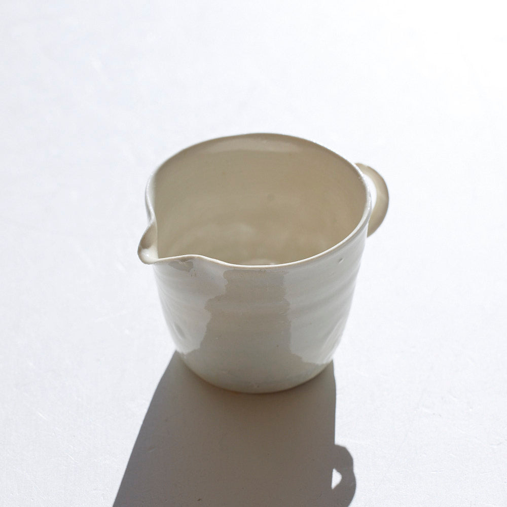 06B 白瓷耳付豆ピッチャー