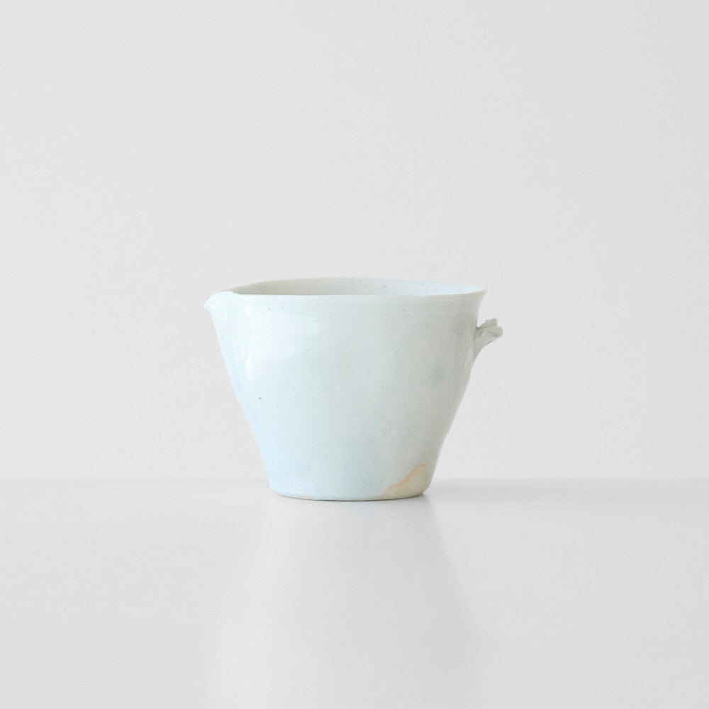 06A 白瓷耳付豆ピッチャー