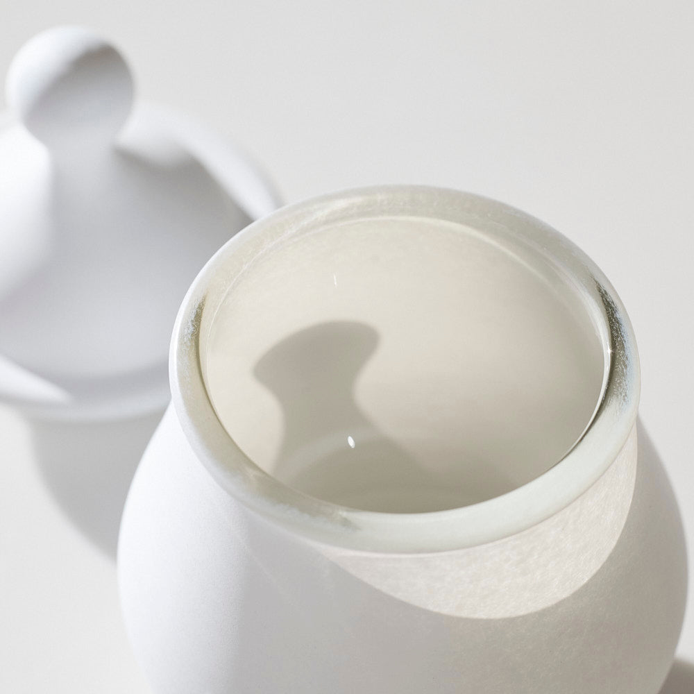 48 白のうつわ 蓋物(玉取手)