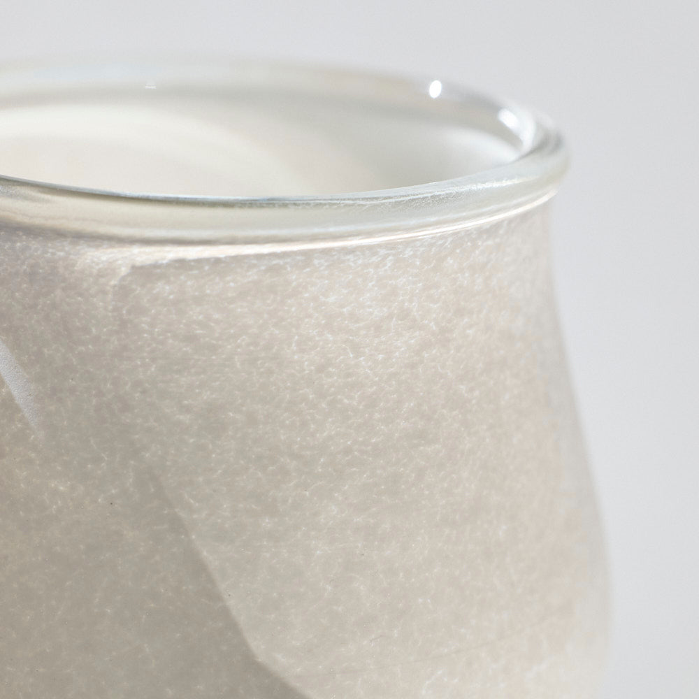 49 白のうつわ 蓋物(蕾取手)