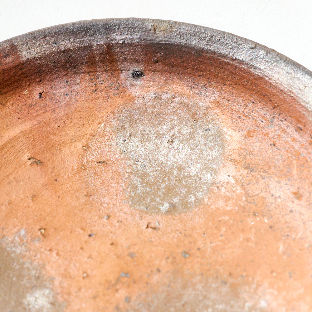 67 Western-style dinner plates