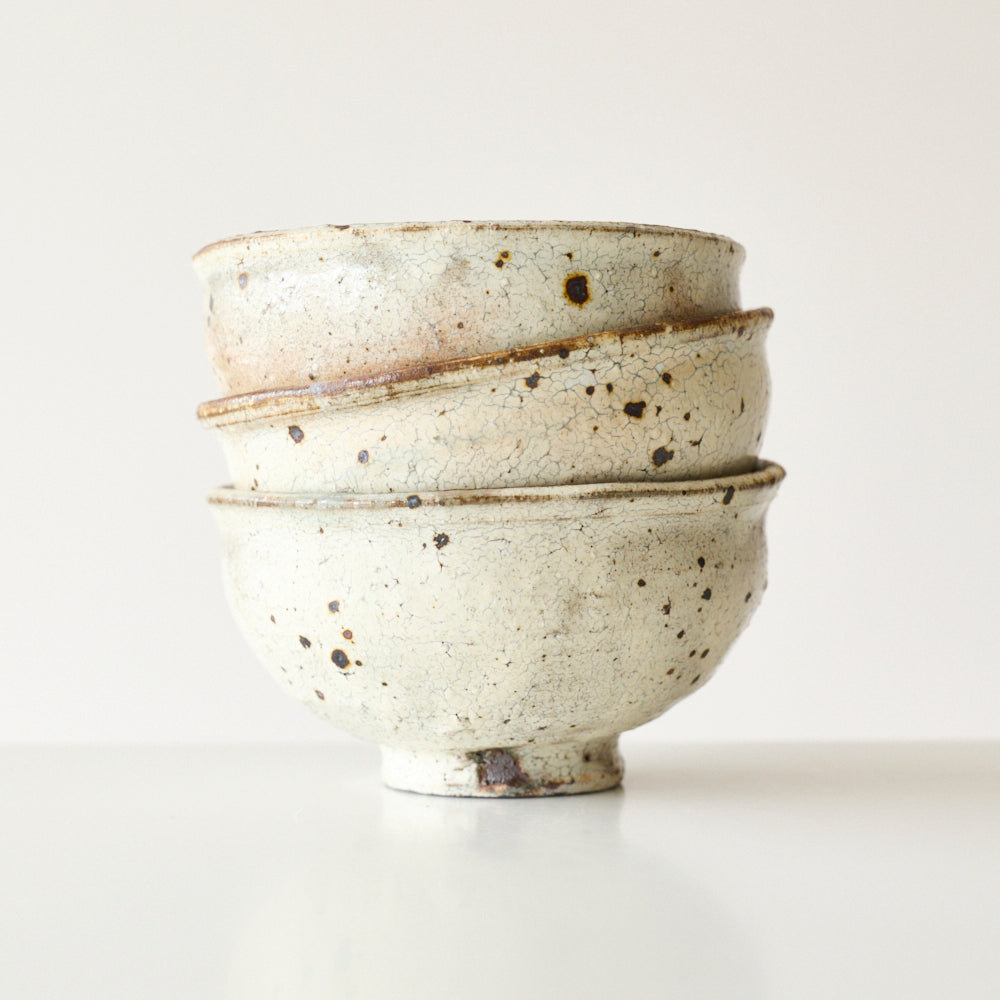 20 荒ヒビ粉引丸碗