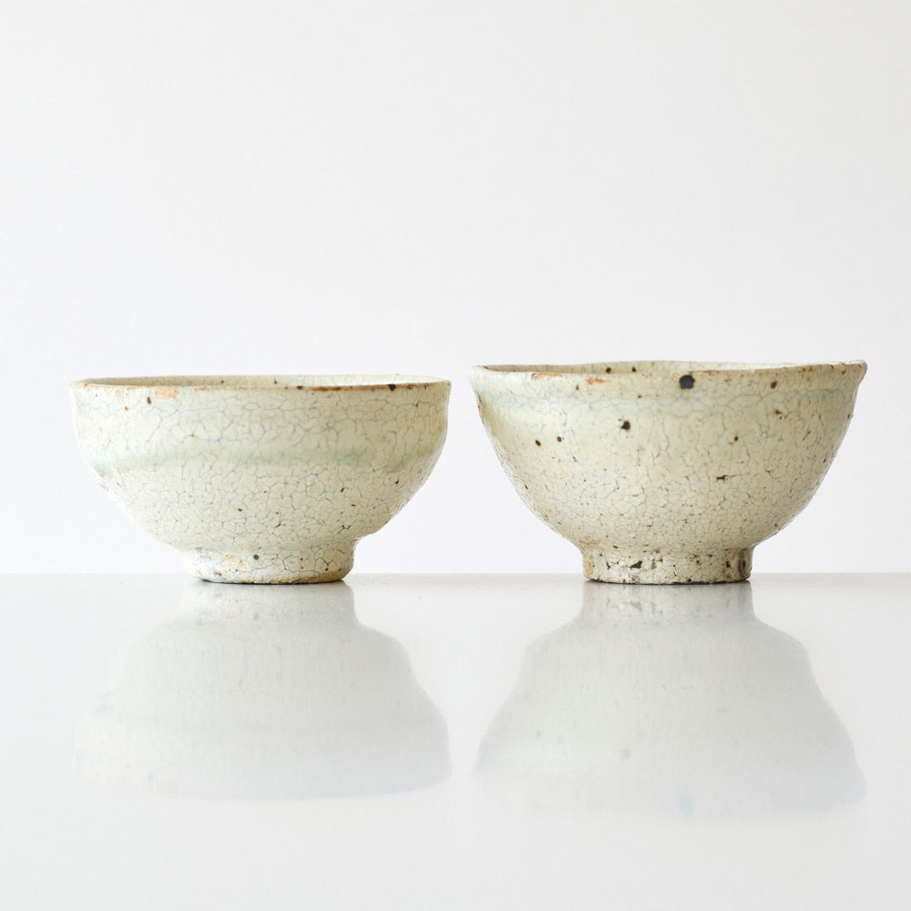 27 荒ヒビ粉引飯碗