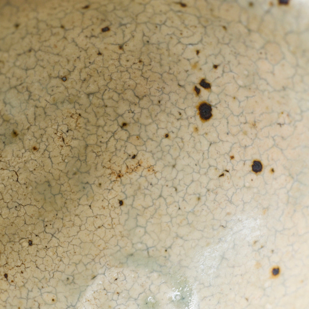 27 荒ヒビ粉引飯碗