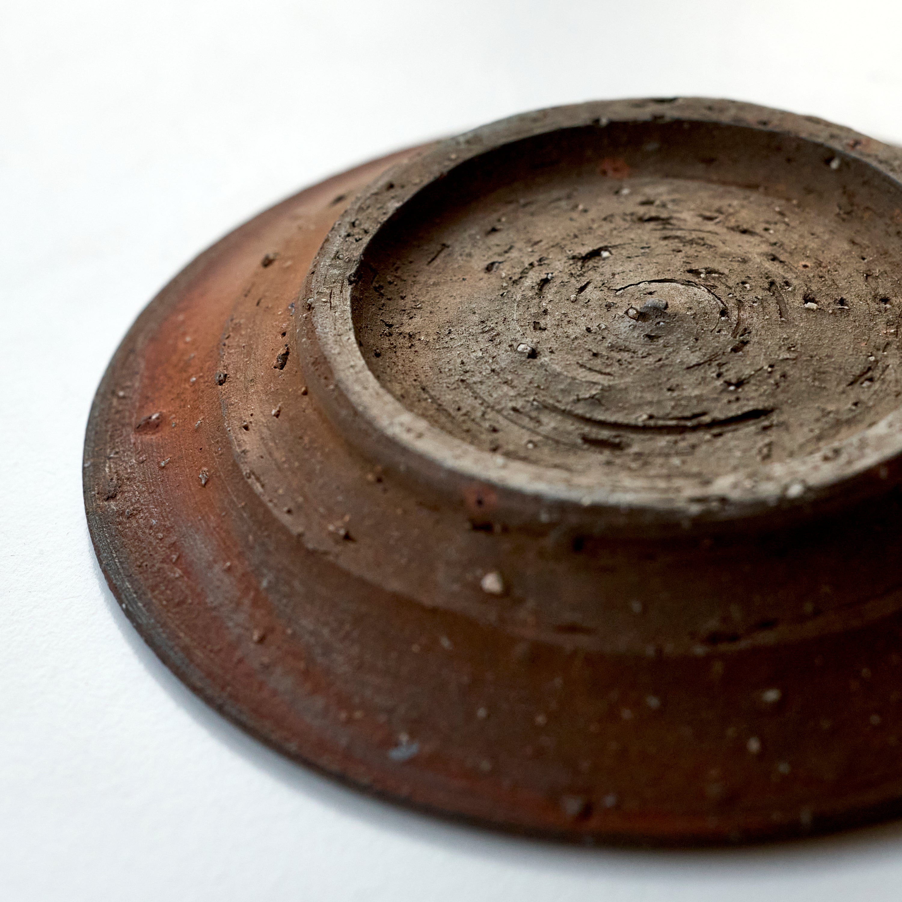 White glaze dot bowl
