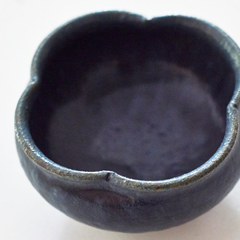 55 輪花小鉢 深青釉