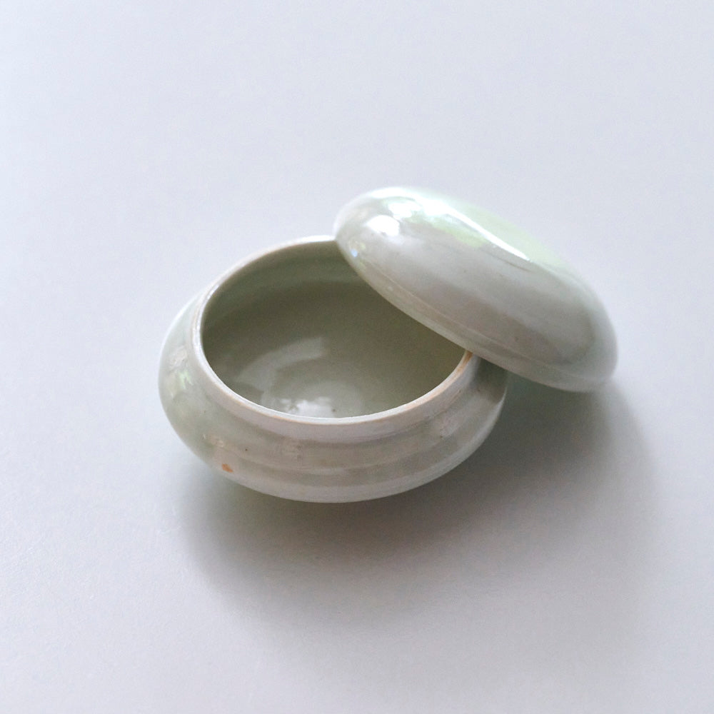 105 白瓷蓋物