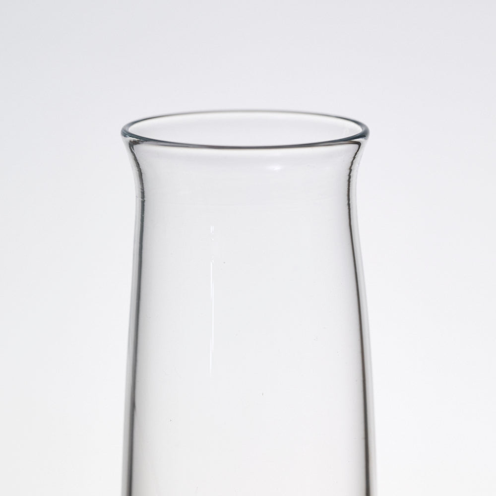 Mini glass with molded feet