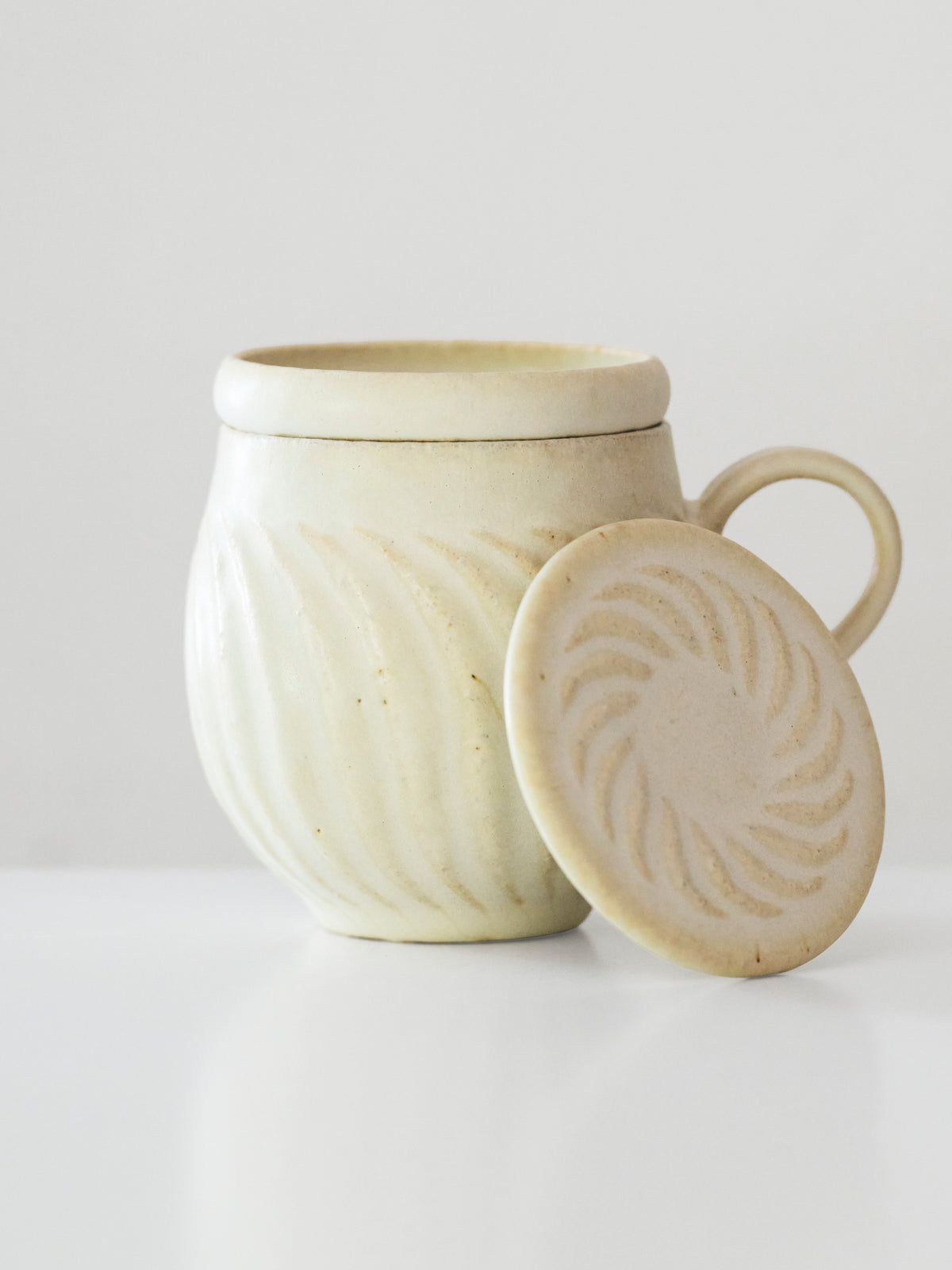 23b Mug with Infuser (White)