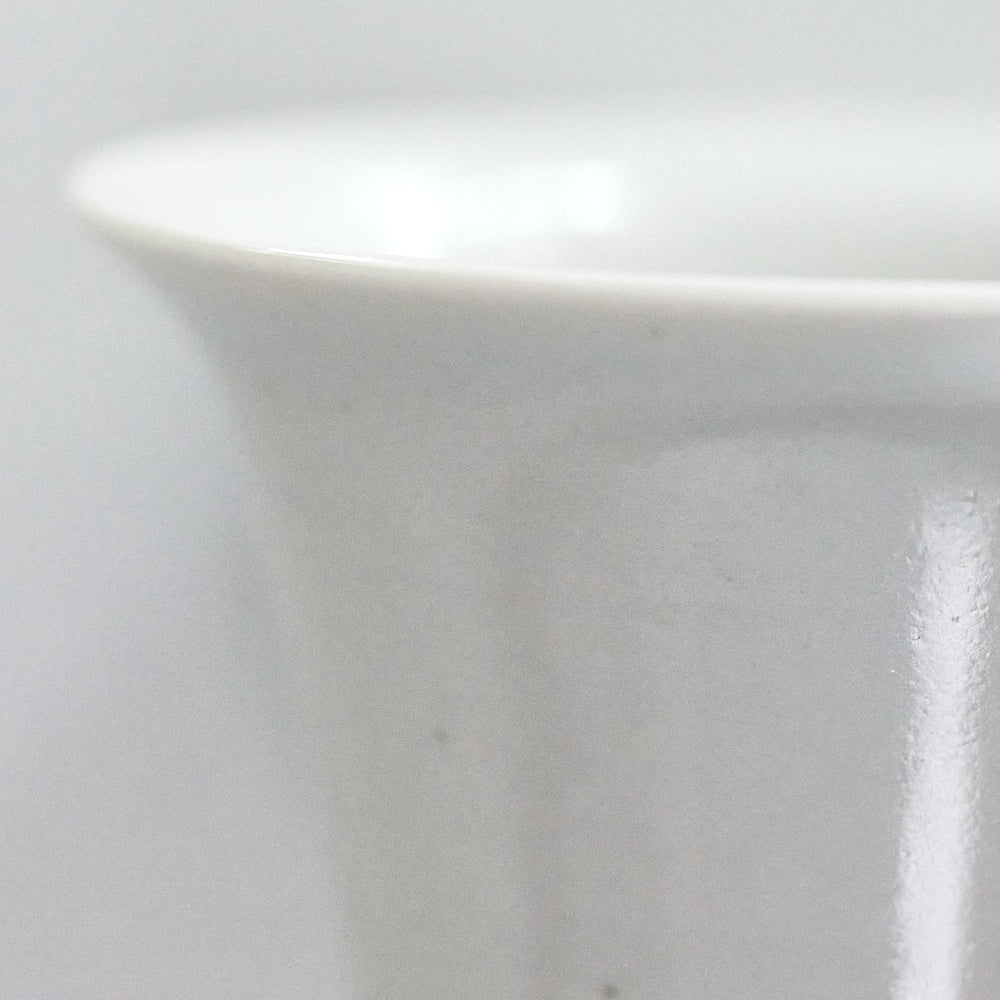 04 白磁杯