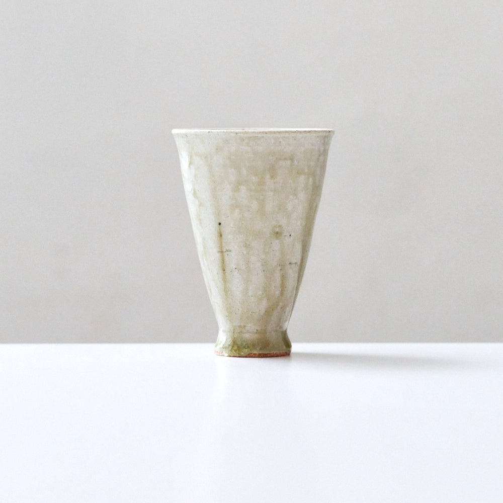 21 灰釉杯