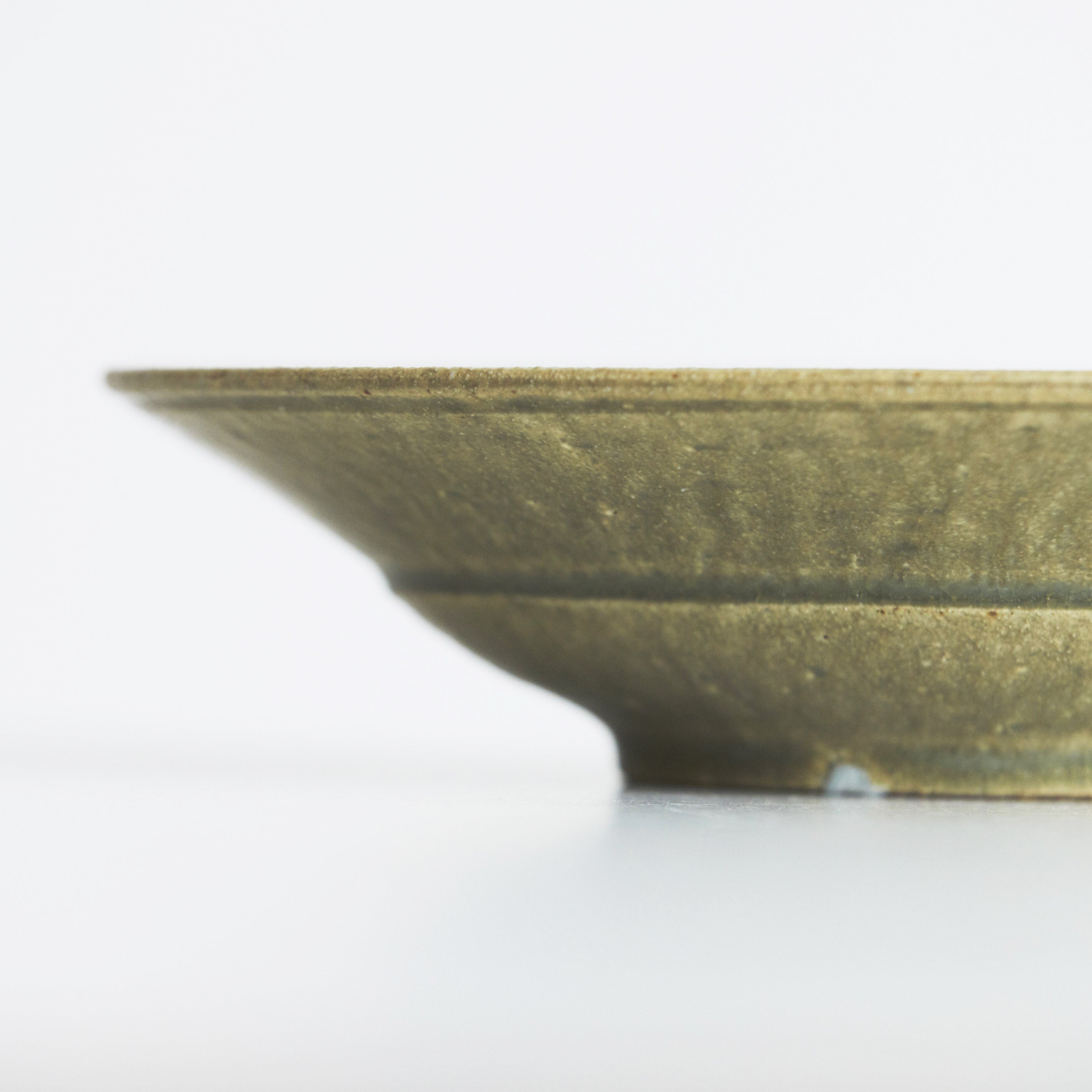 07 リム平鉢6寸 灰釉