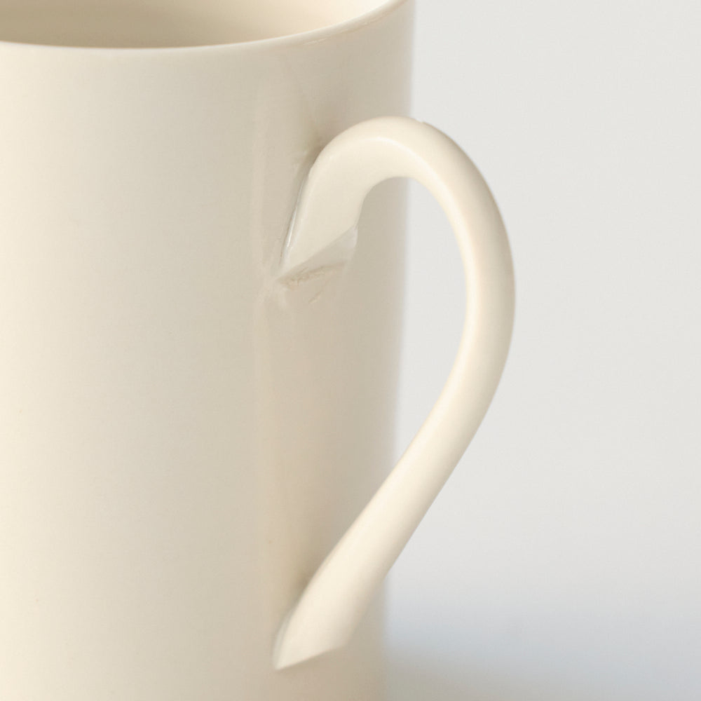 12 teacups and saucers