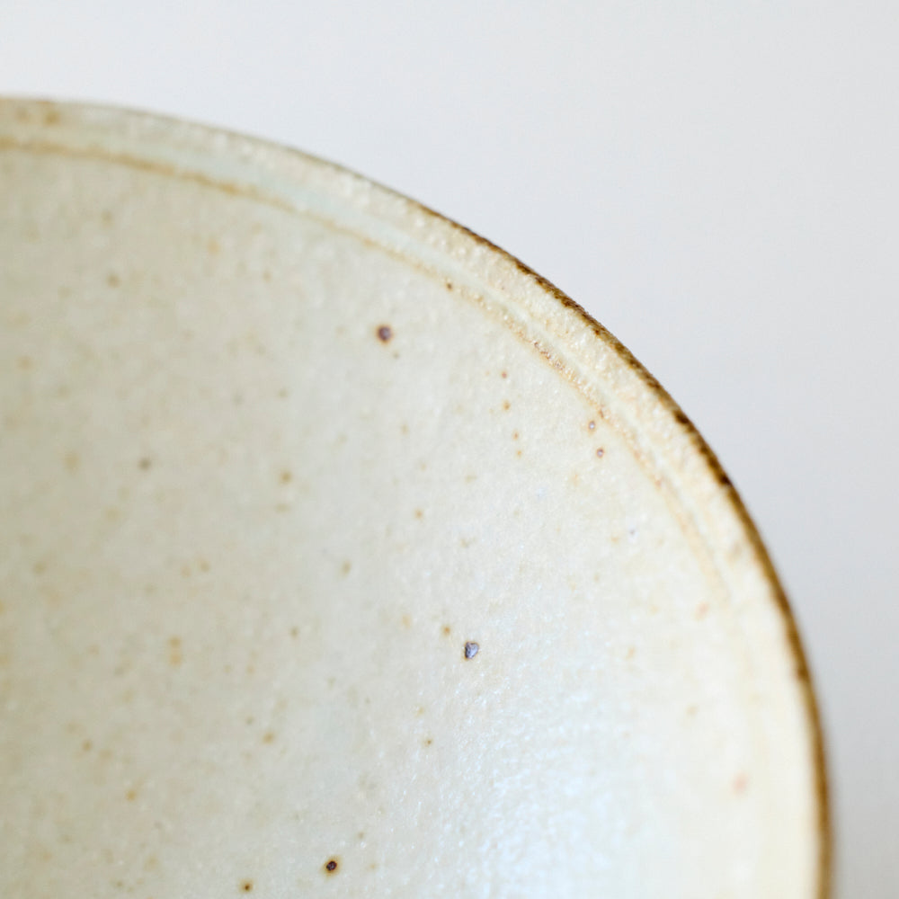 06 平鉢5寸 粉引