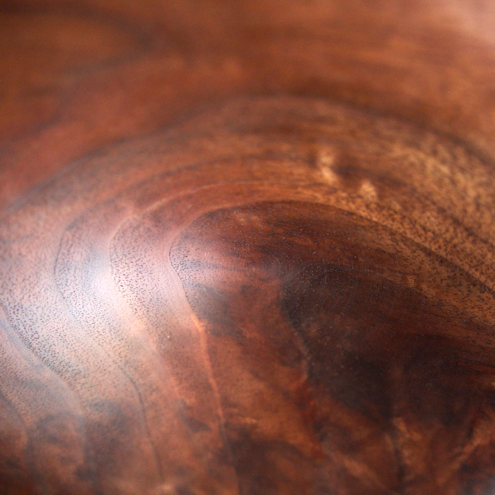Walnut tiger stripe round plate 300mm oil finish