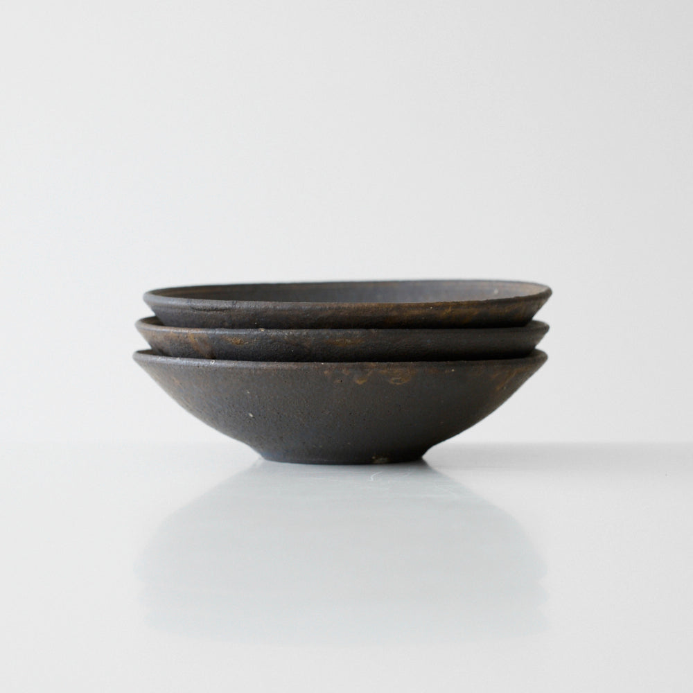 06 平鉢5寸 黒釉