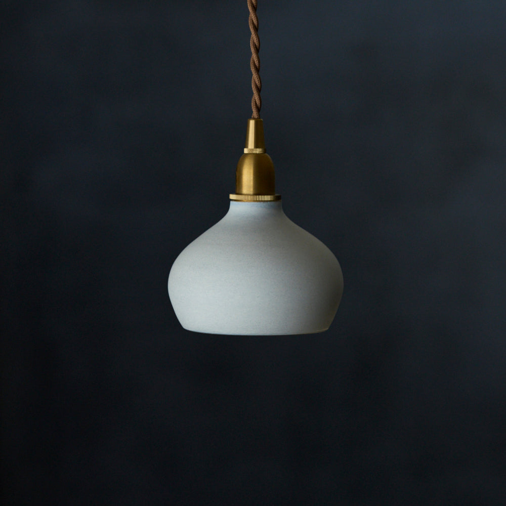046 white light