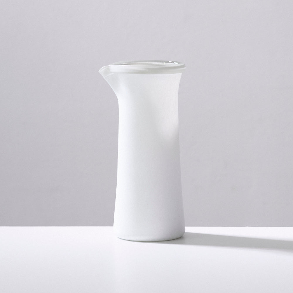 053 white 水差し花器