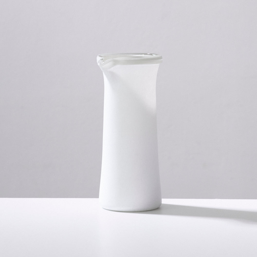 053 white 水差し花器