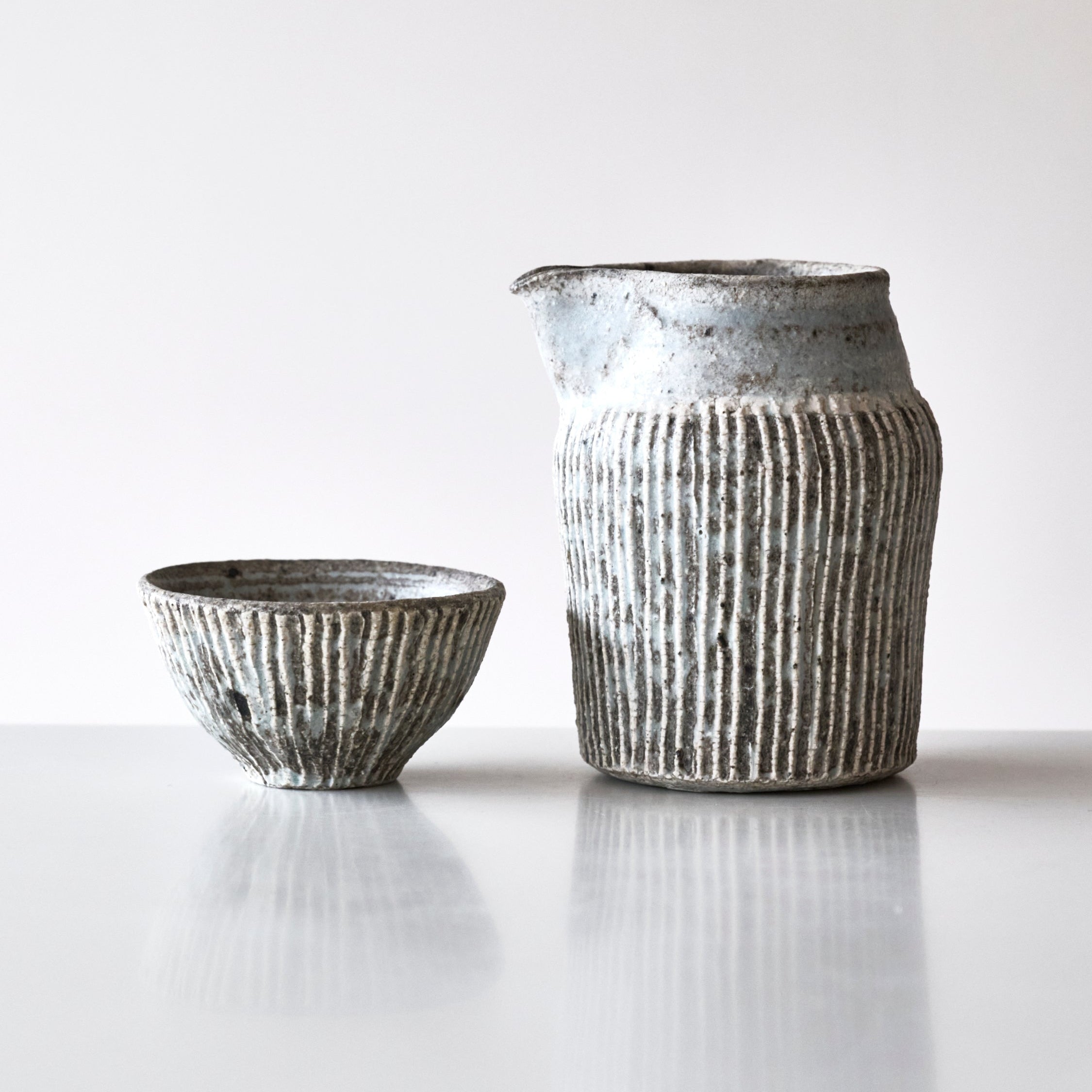 43 櫛目片口注器