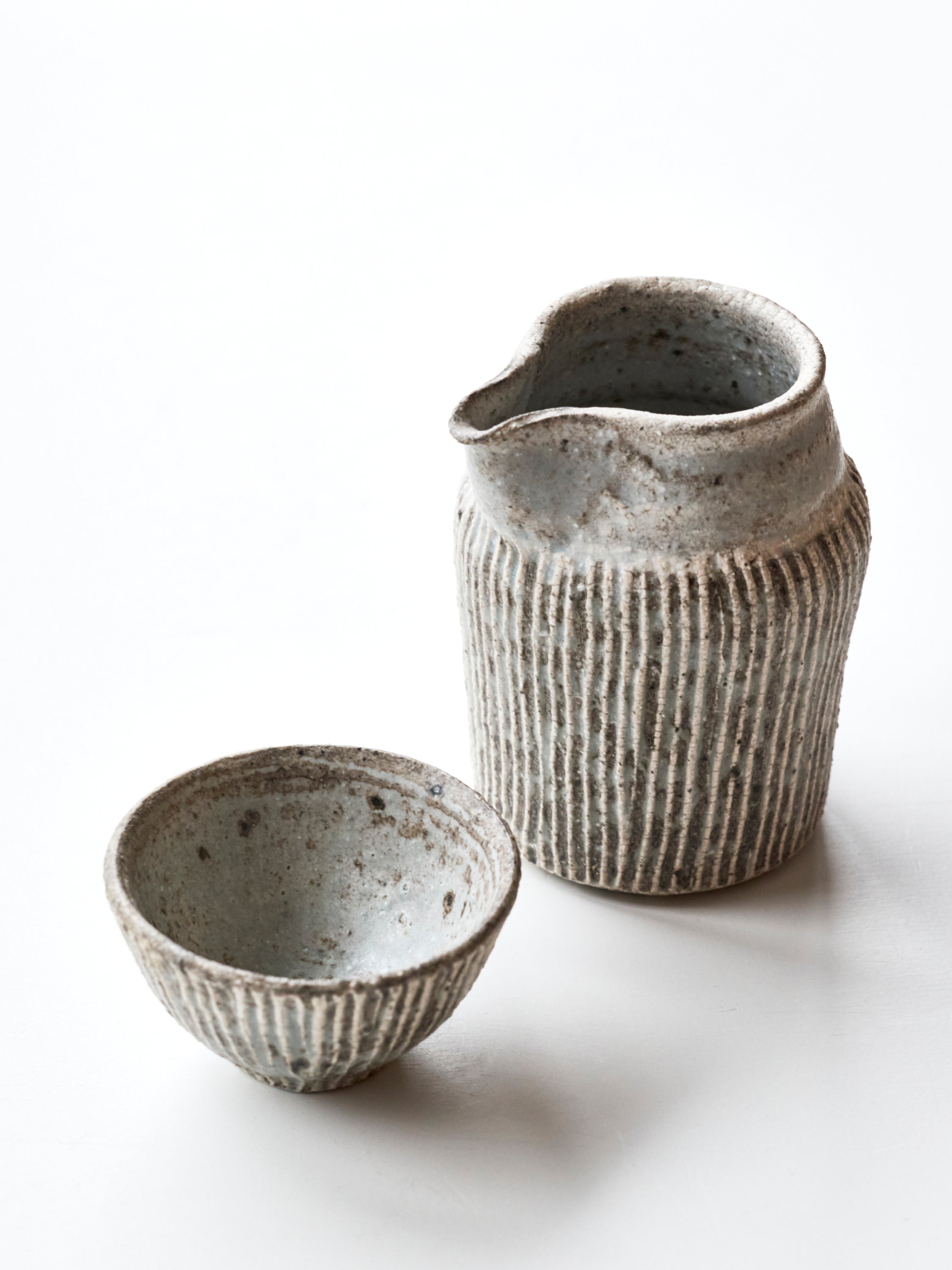 43 櫛目片口注器