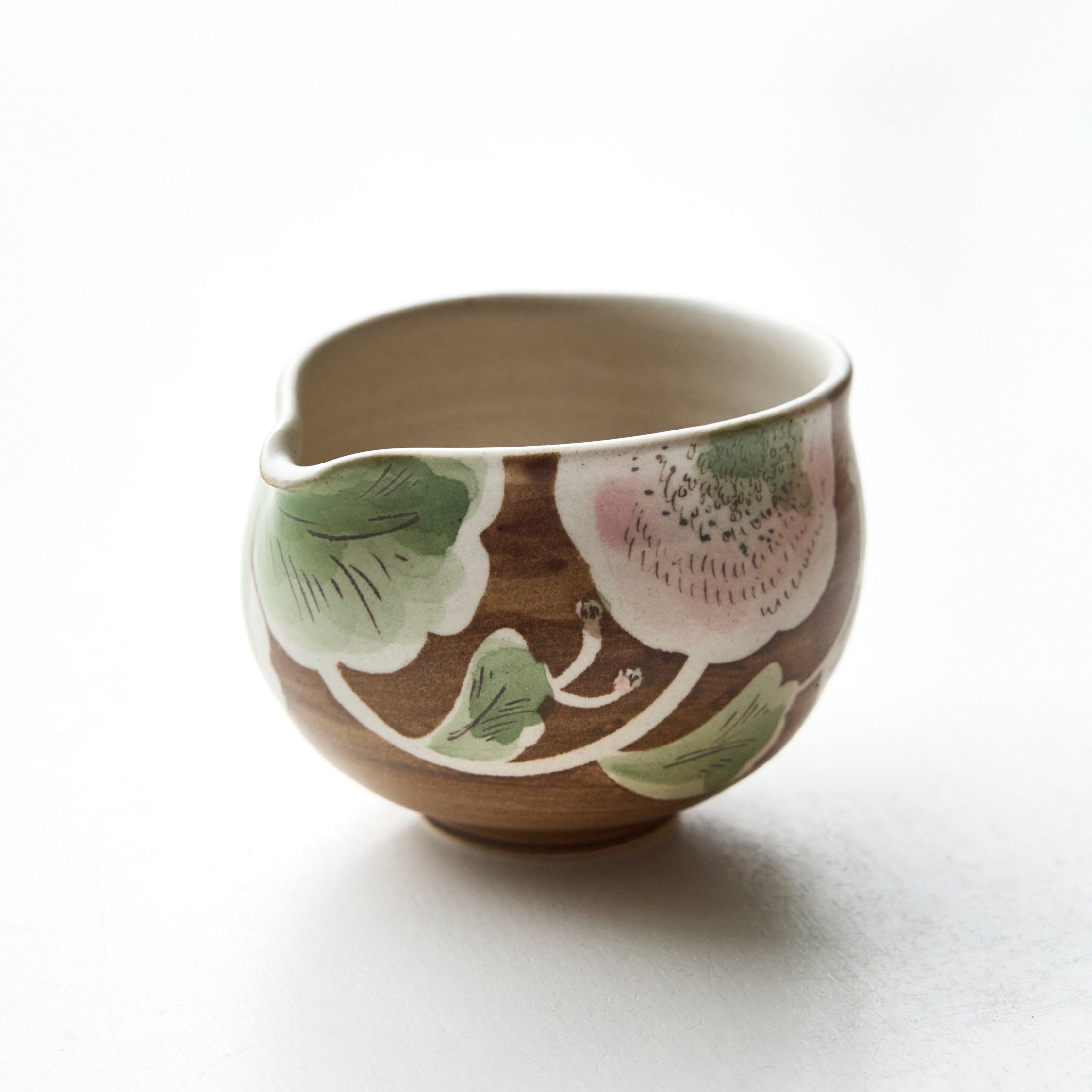 49 茶地桃色菊　片口