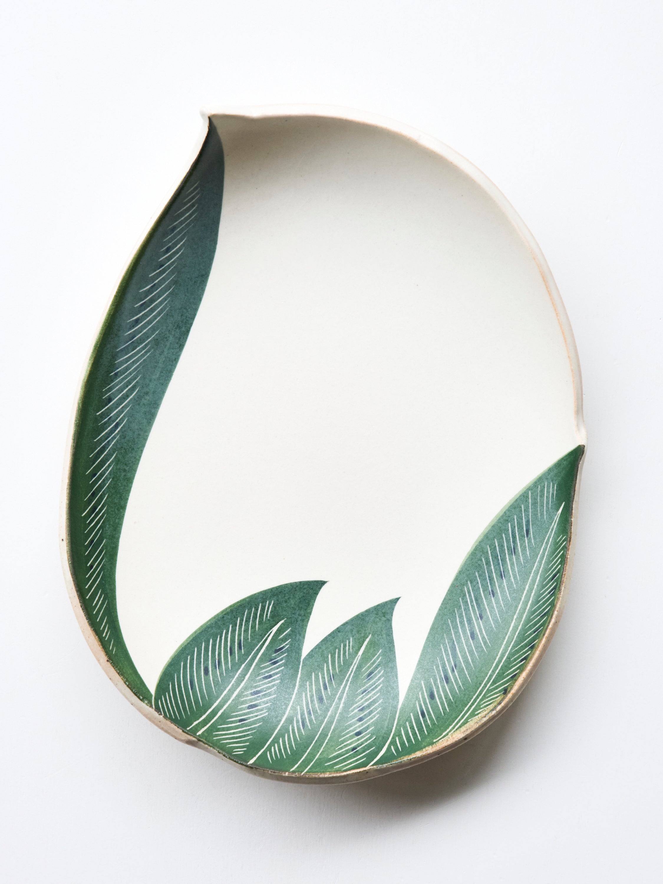 65 ヒラヒラバナナの葉三角皿