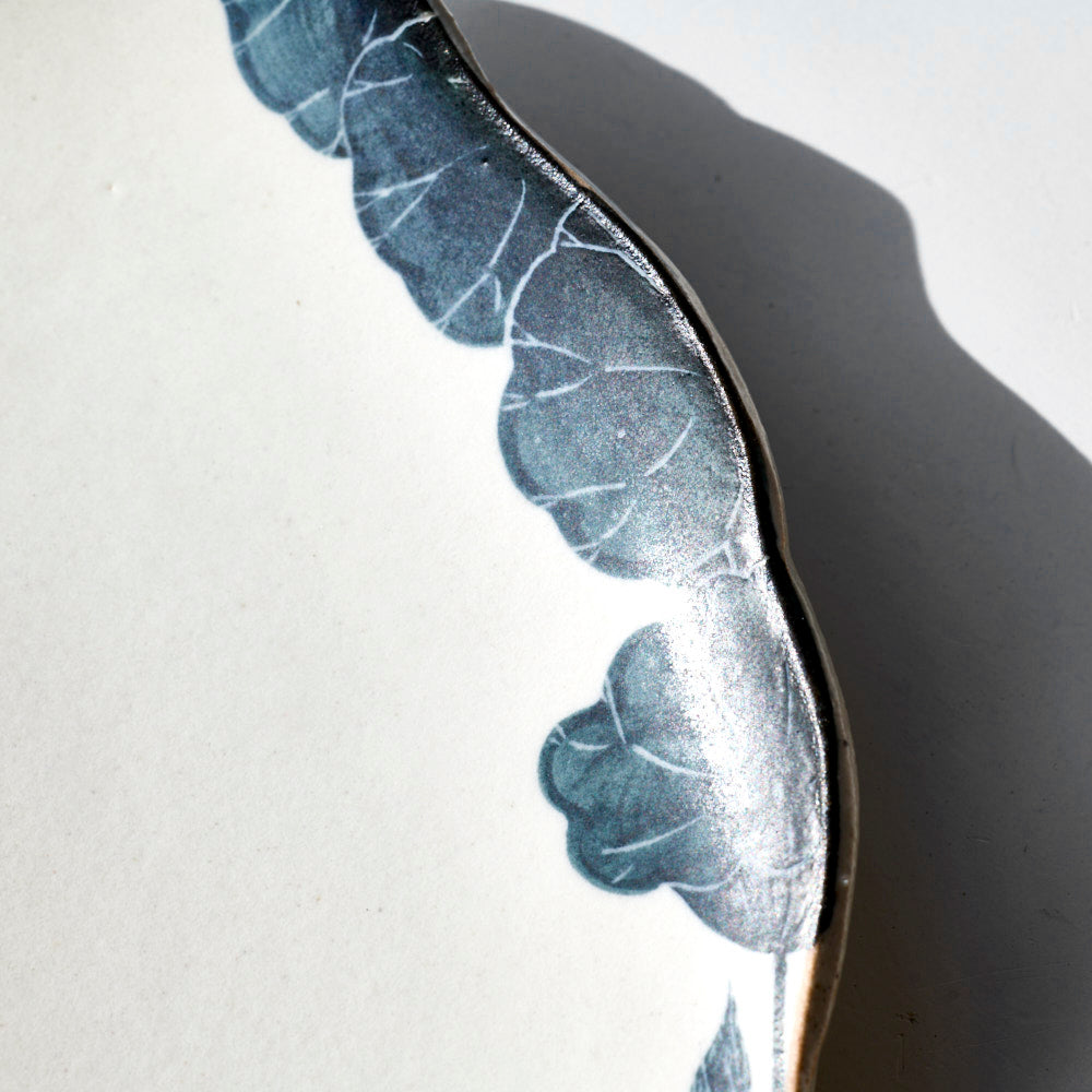 60 黒ハス縁取り変形皿（オーバル）