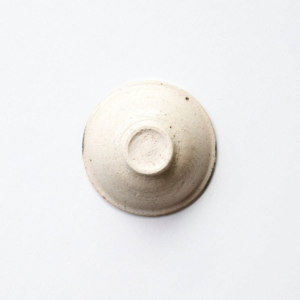 54 黒い花　杯(平）